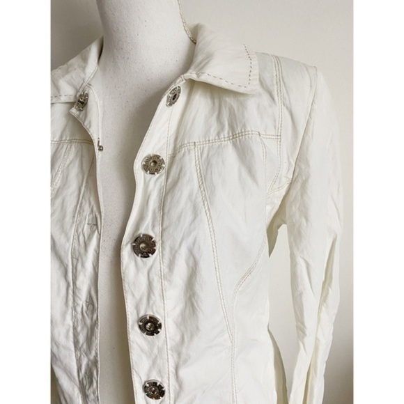 T Tahari • White Snap Front Lightweight Jacket - Picture 2 of 7